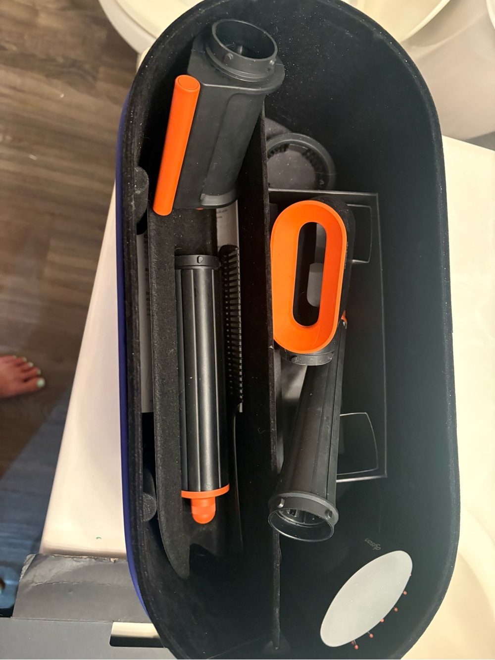 Dyson Airwrap i.d. Multi-Styler in blue and orange - Picture 3 of 12